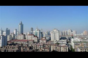 【影片】舊塑膠瓶製空調機可降溫5度 既環保又省電 | 台灣大紀元