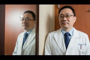 40歲後，少爬樓梯！第一名骨科良醫教你「保骨3秘訣」，讓膝蓋用到100歲 - 25科良醫的診間故事 - 百大良醫 - 良醫健康網 - 商業周刊（百大良醫）