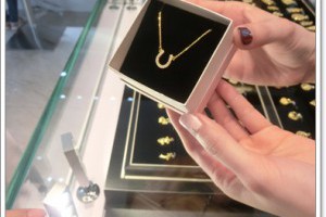 【台中gia鑽石】晶漾時尚金飾的飾品比外面的珠寶設計和項鍊品牌時尚好看多了,購買gia鑽石還會附gia保證書呢! @ 世界的天空 :: 痞客邦 PIXNET ::