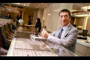 不卑不亢的態度，是成功破冰的祕訣！一位當舖老闆的社交筆記｜經理人