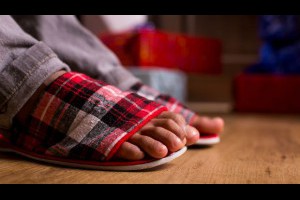 在家穿「拖鞋」，其實很傷腳！物理治療師一次整理「對腳有害」的3個壞習慣 - 非讀BOOK - 養生 - 良醫健康網 - 商業周刊（百大良醫）