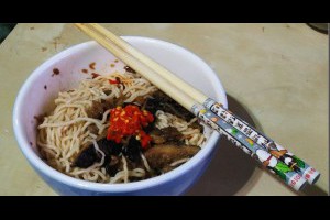 [食譜]在家也能煮出好吃的楊家蛋黃麵