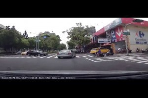 2016 10月(第1+2周) OCTOBER 台灣車禍實錄 天雨路滑 行車請小心 車禍 交通事故動畫 TAIWAN Cars Accidents Dashcam