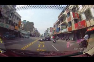 2016 5月(第1周) MAY 台灣車禍實錄 天雨路滑 行車請小心 車禍 交通事故動畫 TAIWAN Cars Accidents Dashcam