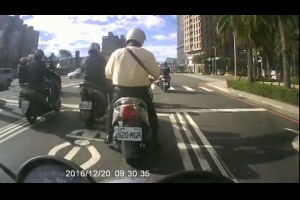 2016 12月(第4周) DECEMBER 台灣車禍實錄 天雨路滑 行車請小心 車禍 交通事故動畫 TAIWAN Cars Accidents Dashcam