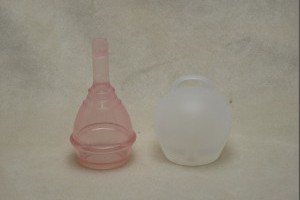 [心得]AIWO可排液月經杯V.S.月釀杯FormoonsaCup