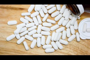 開封的藥能放多久？乾燥劑要不要放回去？藥師最常見的幾種「藥品錯誤保存方式」(成藥,藥師,乾燥劑,藥品,孳生,交互作用,乾燥) - 健康說真話 - 新知 - 良醫健康網 - 商業周刊（百大良醫）