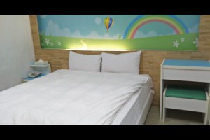  桃園。中壢區。住宿。幸運草時尚旅店。小資便宜住宿交通方便週邊餐廳也很多。 |峰‧玩樂旅誌-美食,旅遊,住宿,行程,購物,分享,推薦 