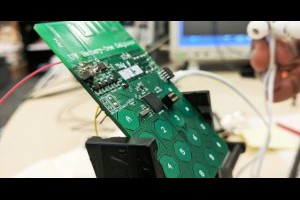 生活技.net: 這手機採用不需要電池就能工作