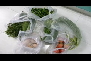 買菜回來後，千萬別把裝菜的「塑膠袋」一起放進冰箱，後果實在太可怕了！ | Love分享