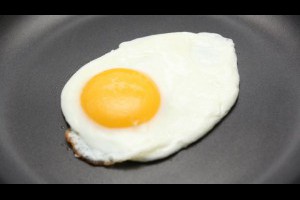 每天一顆蛋！眼科醫師自己也在吃的「護眼飲食」：養眼3招遠離病變 - 保健養生系列 - 月光仙子