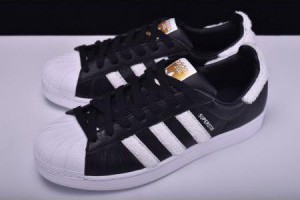 adidas superstar 絨毛拼接三葉草金標情侶貝殼頭板鞋 黑白_adidas superstar_Adidas_運動鞋_adidas originals,adidas nmd,adidas ultra boost,adidas superstar|adidas官方目錄|adidas官方網台灣|adidas taiwan