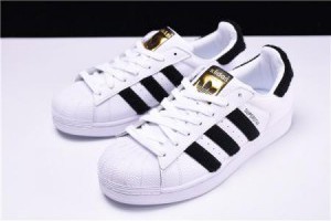 adidas superstar 絨毛拼接三葉草金標情侶貝殼頭板鞋 白黑_adidas superstar_Adidas_運動鞋_adidas originals,adidas nmd,adidas ultra boost,adidas superstar|adidas官方目錄|adidas官方網台灣|adidas taiwan