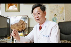 別在晚上吃水果！中醫師陳旺全66歲「健檢零紅字」：做對4件事，順時養健康(掉髮,頸椎,拉筋,褪黑激素,健檢,冰飲,眼周) - 健康特搜簿 - 養生 - 良醫健康網 - 商業周刊（百大良醫）