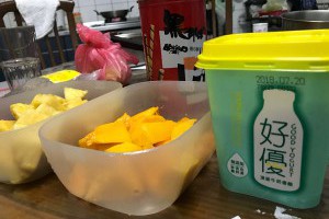 【食譜分享】超便宜水果輕食減肥早餐-->鳳梨芒果燕麥優格沙拉罐