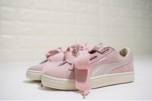 puma suede heart silk gloss 少女大蝴蝶結緞帶鞋 暗粉宮廷粉_Puma鞋_運動鞋子_adidas originals|adidas官方目錄,愛迪達鞋子,adidas衣服-adidas官方網台灣