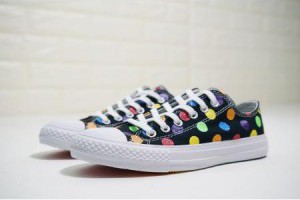miley cyrus x converse pride chuck taylor all star low top 彩色波點印花彩虹底低筒情侶帆布鞋 黑彩_Converse匡威_運動鞋子_adidas originals|adidas官方目錄,愛迪達鞋子,adidas衣服-adidas官方網台灣