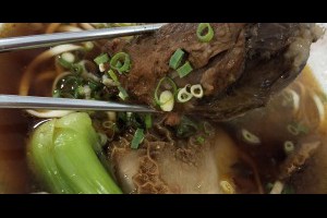  台中&西屯&精誠牛肉麵館&個頭大塊肉質軟嫩但不膩口的神奇口感。 - 峰‧玩樂旅誌-美食,旅遊,住宿,行程,購物,分享,推薦 