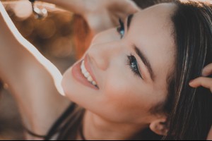 缺一顆牙怎麼辦，可以不植牙嗎? | WECARE・康世維口腔美學