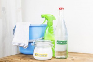 臭味剋星！廚房「萬臭根源」在水槽　鹽巴、小蘇打這樣用　