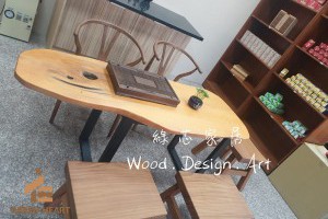 擁有一組原木泡茶桌來品茶色、香、味的閒情逸致感受主人招待的一杯茶一份心