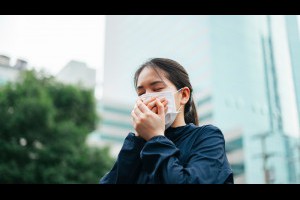 我感染「BA.5」了嗎？咳嗽、喉嚨痛...重複感染是特徵！BA.5「潛伏期、10大症狀、預防方法」這篇一次看-良醫劃重點-良醫健康網