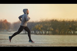 天寒地凍的天氣該怎麼跑步？7個技巧確保你不會冷死在路上⋯⋯ | GQ Taiwan