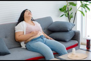 中醫師:你會胖不是吸收過好.而是消化不良!圖解[按摩腿部2穴位]利濕消水腫_中醫養生_文章專區 | 常春月刊--全宇宙最實用的保健知識