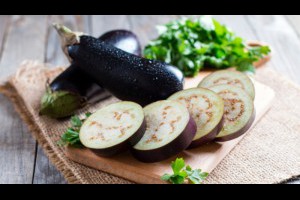 心情差就暴食，傷身又增肥！醫師的5個「紓壓食物」快筆記：它低熱量、還能消除眼疲勞 - 洛桑加參 - 良醫健康網 - 商業周刊（百大良醫）