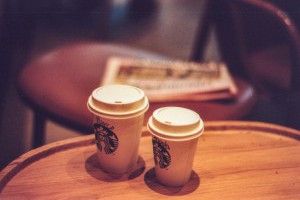 路易莎PK星巴克！網友心中的全台十大人氣連鎖咖啡是誰？ | 城市學