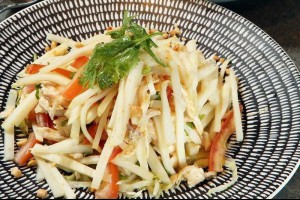 「醋拌雞肉竹筍沙拉」夏天吃最爽口開胃！油醋醬教你簡單調 - 食譜自由配 - 自由電子報