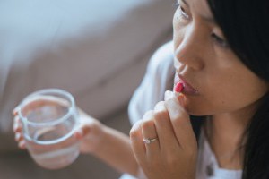 喝咖啡恐讓保健品白吃?藥師點名[5大營養素]最受影響B群也中招_聰明醫療_文章專區 | 常春月刊--全宇宙最實用的保健知識