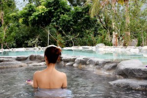 2025全台溫泉季懶人包｜北中南東暖湯巡禮，限定優惠一次看 | 城市學