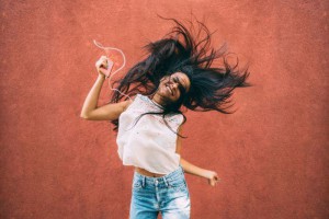 每天3分鐘「原地跳」，打造緊實手臂與大腿線條