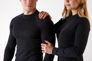 發熱衣不是穿上就好！忽略「3關鍵」害保暖效果打對折，一文搞懂發熱衣正確穿法 - 良醫健康網