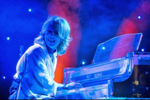 生活技.net: SXSW 2014：YOSHIKI 的全息投影二重奏