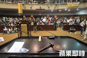 膝關節：台灣是個官逼民反的社會… | 即時新聞 | 20140320 | 蘋果日報