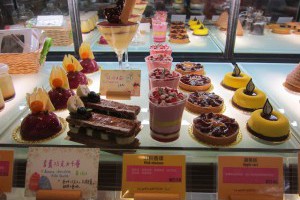 絲黛小姐S: 【台北 大安 / le petit pâtissier 雷斯理】溫州街巷弄轉角的美味甜點，終於一見真面目～