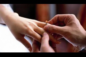 【孫紅30秒報世界】茶葉蛋戒指!?女生收到這個求婚戒指 是要哭還是要笑... - 孫紅茶行 Sun Home Tea | Facebook