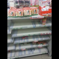 【沃草】一張照片勝過滔滔雄辯，再餓也不買旺旺！ | 即時新聞 | 20140331 | 蘋果日報