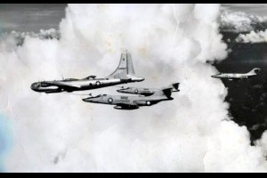 美為我巫毒式偵照機空中加油 歷史照曝光 | 要聞 | 即時新聞 | 聯合新聞網