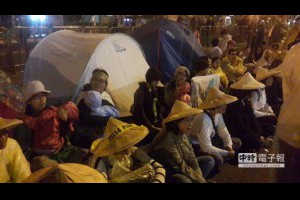 反核帶兒死守 網友批：小孩當人肉盾牌 - 中時電子報