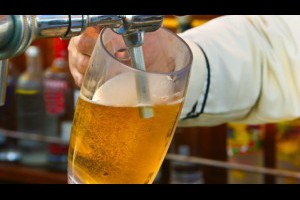良醫健康網 - 用「啤酒」就能除抽油煙機汙垢！消滅廚房髒汙9妙招