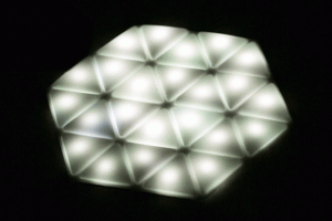 生活技.net: KANGAROO LIGHT：可以捲起來放包裡的燈