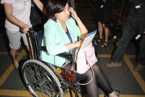 【更新】癲癇發作引恐慌捷運竄逃踩踏釀3傷 | 即時新聞 | 20140605 | 蘋果日報