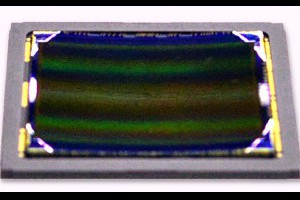 生活技.net: Sony 曲面 CMOS 感光元件曝光