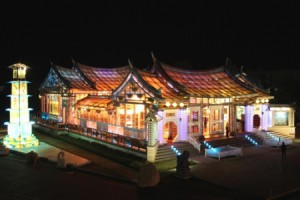 台灣玻璃館玻璃廟 四面亮麗八方驚奇