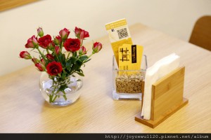 [cafe]新開幕♥KnutsenPetiteCafe♥♥全球第一咖啡教母精品咖啡豆下午茶提拉米蘇盆栽輕食(信義/新光三越/市政府站&東區/安和店)二訪♥JoyceWu。食記