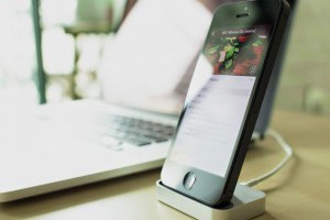 生活技.net: Cabin - 為i phone 轉為磁性充電接口