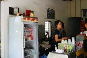 【台南】中西區民權路無名早餐店食尚玩家推薦鑽石級小吃傳奇超隱密早餐‧燒肉蛋餅、土司♥♥♥